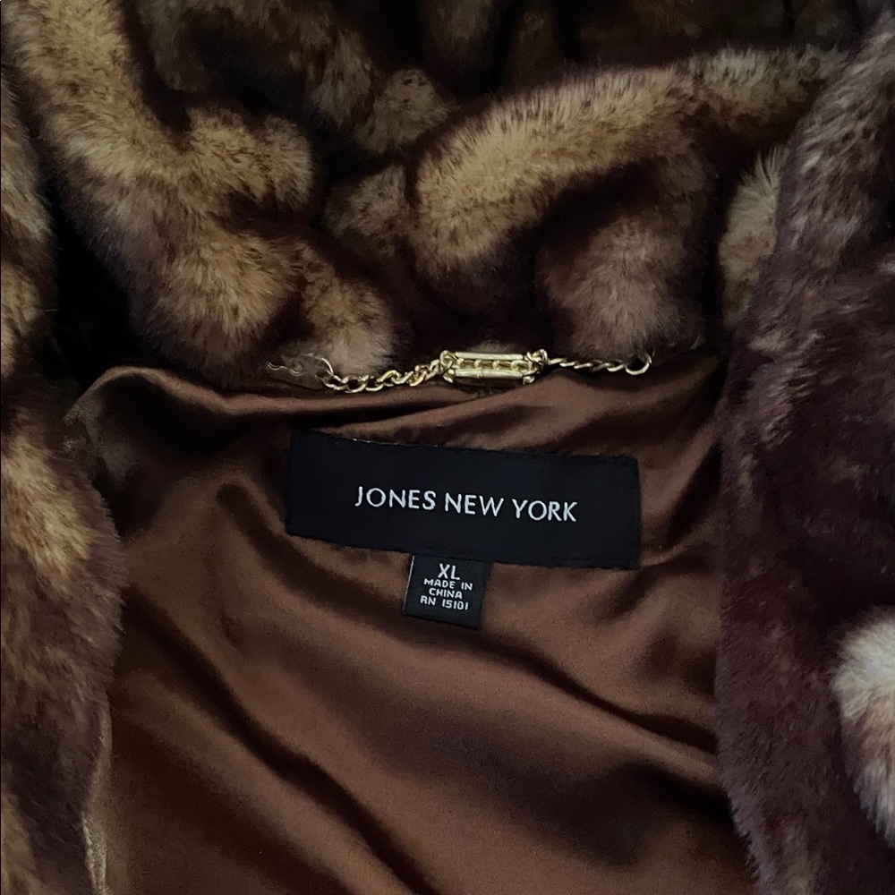 Jones New York Faux Fur hooded coat - Picture 3 of 4